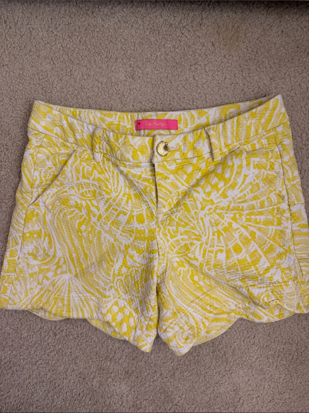 Lilly Pulitzer Yellow and White Scallop Hem Shorts